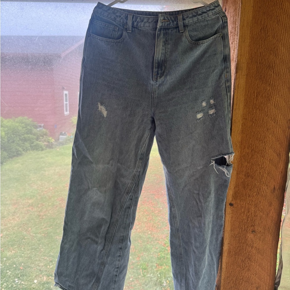 Vintage-Style Distressed Gray Denim Jeans-Miou Muse